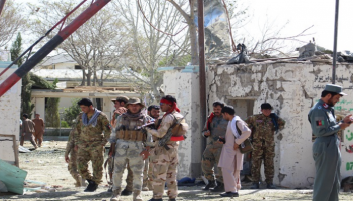 مسؤولون أفغان: تفجير انتحاري يستهدف قافلة تابعة لقوات الأمن شرقي البلاد