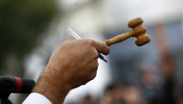 القوائم تأتي من نحو 390 دار مزاد في ألمانيا والنمسا وسويسرا