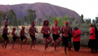 احتفالات غنائية ورقصات تقليدية بحظر تسلق صخرة "أولورو" الأسترالية
