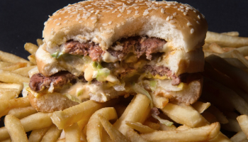 الدراسة لم تتعمق في البحث بشأن الفرضيات المحتملة