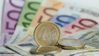 اليورو يحتفظ بمكاسبه مقابل الدولار قرب أعلى مستوياته في 10 أيام