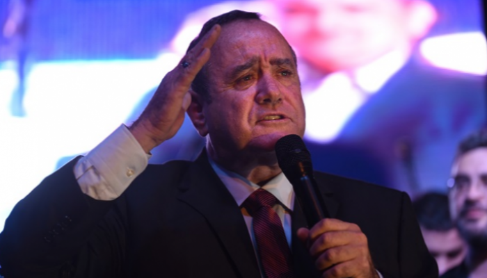 رئيس جواتيمالا المنتخب أليخاندرو جيامّاتي