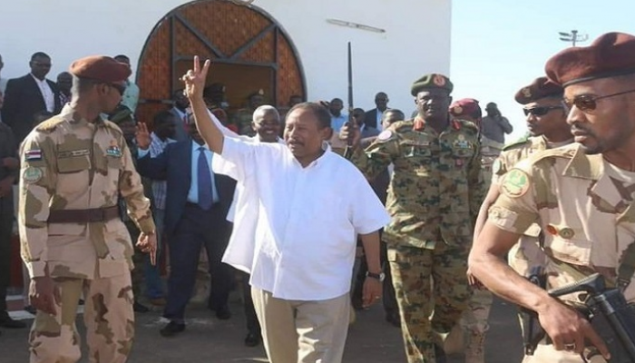 رئيس الوزراء خلال زيارته دارفور