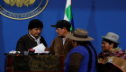 رئيس بوليفيا يعتزم الدعوة لانتخابات جديدة على وقع احتجاجات عنيفة