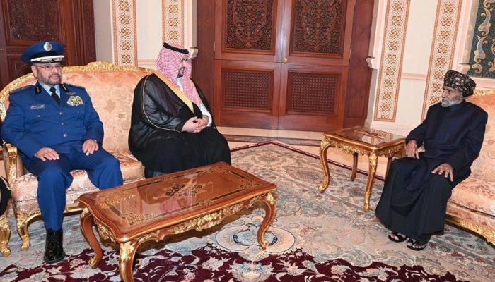 السطان قابوس بن سعيد يلتقي الأمير خالد بن سلمان