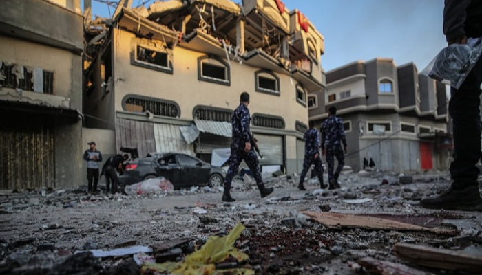 آثار استهداف منزل قيادي في حركة الجهاد بغزة
