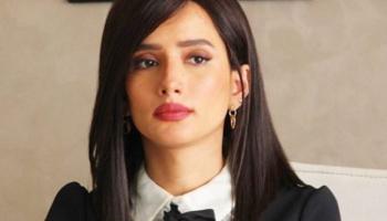 الفنانة المصرية زينة تعلن ارتداء نظارة طبية باستمرار - أرشيفية