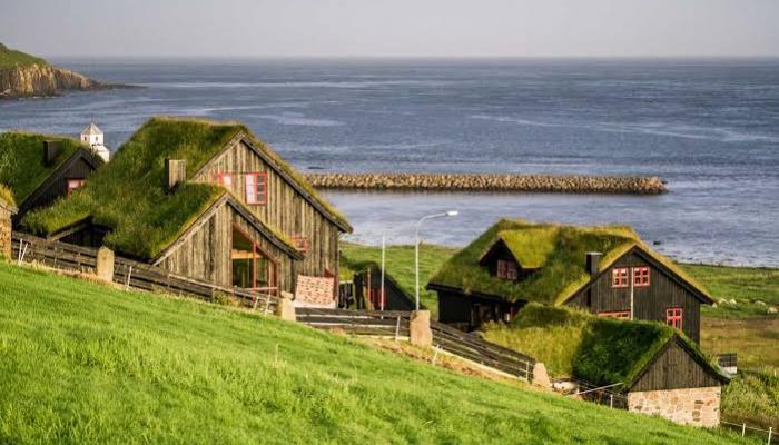 جزر أوروبية تمنع دخول السياح يومين 143-191644-faroe-islands-closed-tourists-2020_700x400