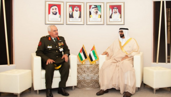 البواردي يلتقي رئيس الأركان الأردني في معرض دبي الدولي للطيران 2019