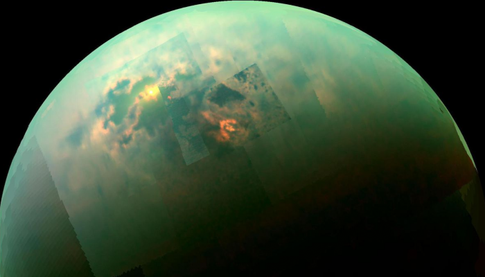تيتان قمر كوكب زحل - أرشيفية