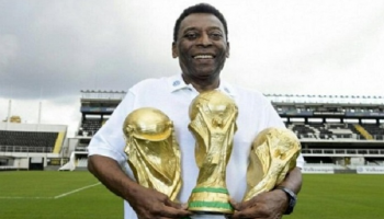 بيليه لاعب منتخب البرازيل السابق