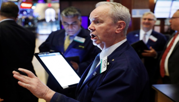 انخفاض طفيف لمؤشرات وول ستريت