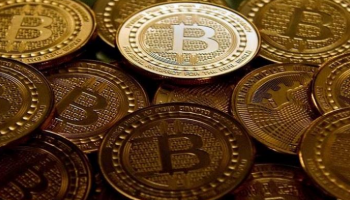 سعر بيتكوين ينخفض