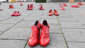 صورة أرشيفية لإحدى المظاهرات المنددة بالعنف ضد المرأة 