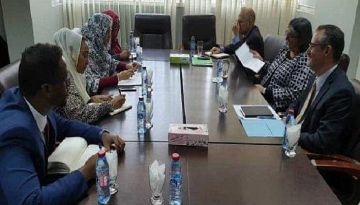 صورة لوفدي المباحثات السودانية الأمريكية بالخرطوم