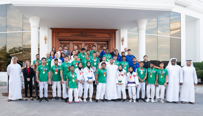 الشيخ محمد بن زايد يستقبل أبطال منتخب الإمارات للجوجيتسو