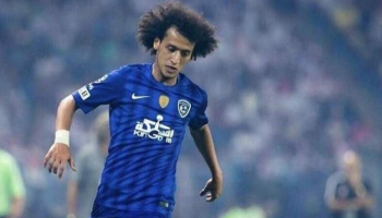 عموري بقميص الهلال