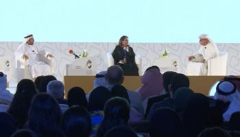 الدكتور علي راشد النعيمي خلال مشاركته في ملتقى البحرين