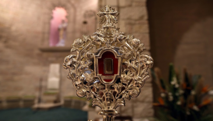 عرض قطعة من مزود السيد المسيح بالقدس