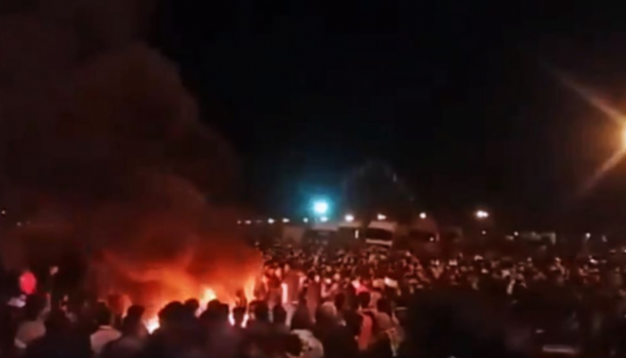 احتجاجان ضد زيادة أسعار البنزين في إيران - أرشيفية