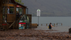 أمطار وفيضانات تجلي سكان جزيرة نيوزيلندية