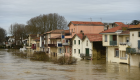 مصرع شخصين وانقطاع الكهرباء عن آلاف المنازل جراء فيضانات فرنسا 