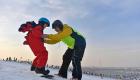 国际冰雪体育组织负责人：冰雪运动正在走进中国民众