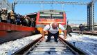 रूस: पत्नी को प्रभावित करने के लिए 218 टन वजनी ट्रेन खींची