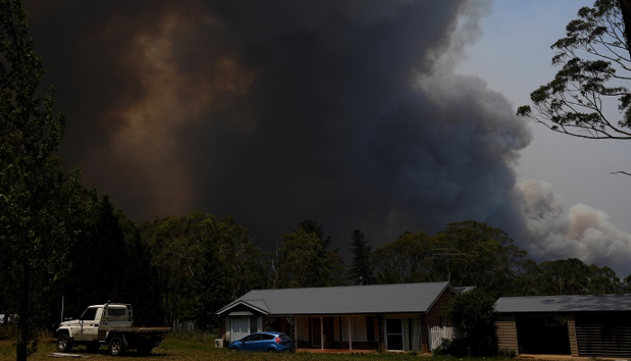 خدمة الإطفاء في أستراليا تصل إلى البلدات الأكثر تضررا من الحرائق