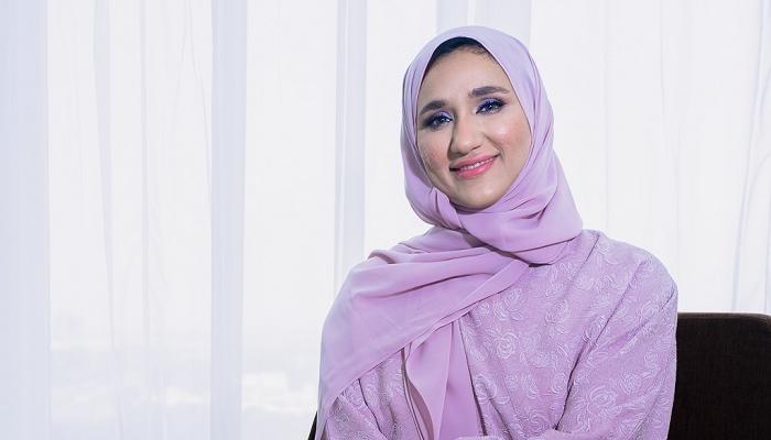 الروائية الإماراتية تهاني الهاشمي - صورة أرشيفية