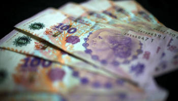 سعر البيزو الأرجنتيني في السوق السوداء يهبط 4.56%
