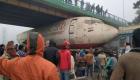 भारत : पुल के नीचे फंसा एयर इंडिया विमान 
