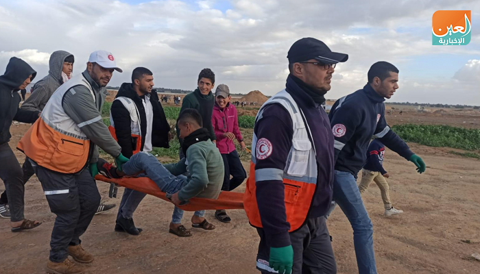 الفلسطينيون يواصلون المشاركة في مسيرات العودة رغم قمع الاحتلال