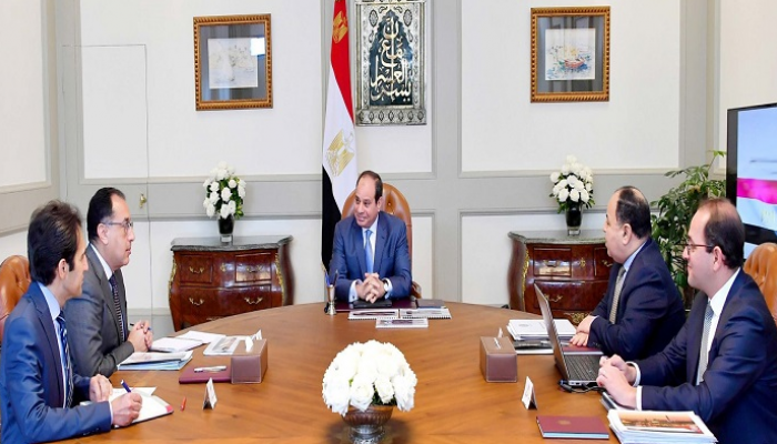 اجتماع السيسي برئيس الحكومة المصرية ووزير المالية