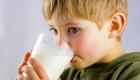 الحليب كامل الدسم يقاوم سمنة الأطفال
