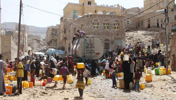 مليشيا الحوثي تفاقم الأزمة الإنسانية باليمن