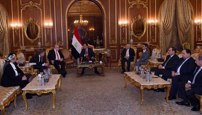 الدكتور مصطفى مدبولي خلال لقائه بيتر ألتماير