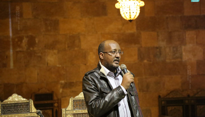 الكاتب والروائي السوداني حمور زيادة