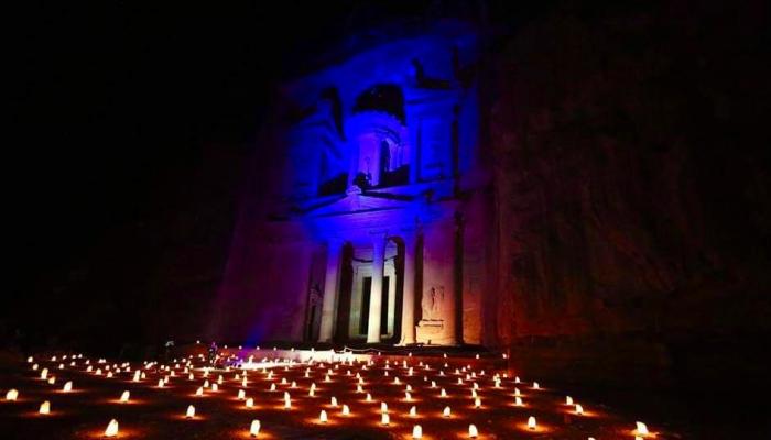 الأردن يضيء خزنة البترا بمناسبة اليوم العالمي لمكافحة السرطان الإثنين