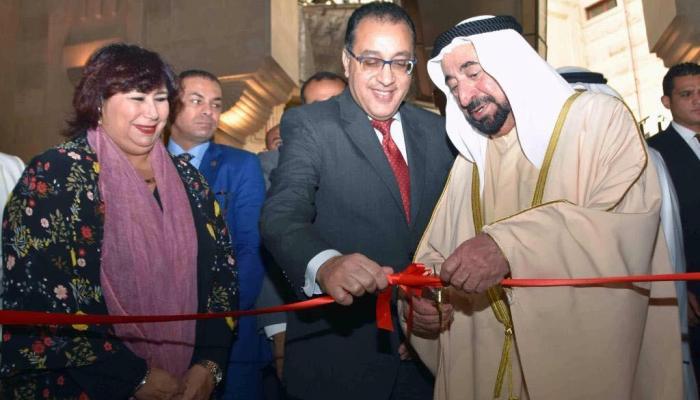 حاكم الشارقة خلال افتتاح دار الكتب بمصر