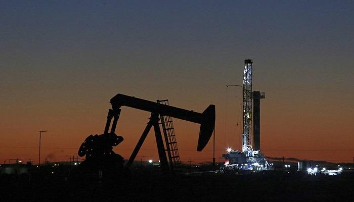 النفط يهبط لتراجع الطلب على السلع الأمريكية