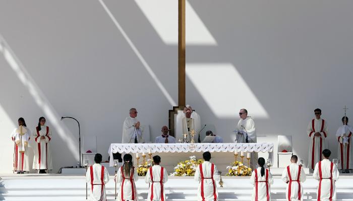 البابا فرنسيس يترأس قداسا تاريخيا في أبوظبي