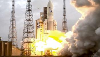 صاروخ "أريان 5" يضع في المدار قمرين اصطناعيين أحدهما بمساهمة سعودية