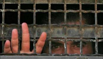 الأسرى الفلسطينيون يواصلون الإضراب بسجون الاحتلال- أرشيفية