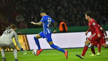 هوملز يتابع ديفي سيلكي بعد الهفوة