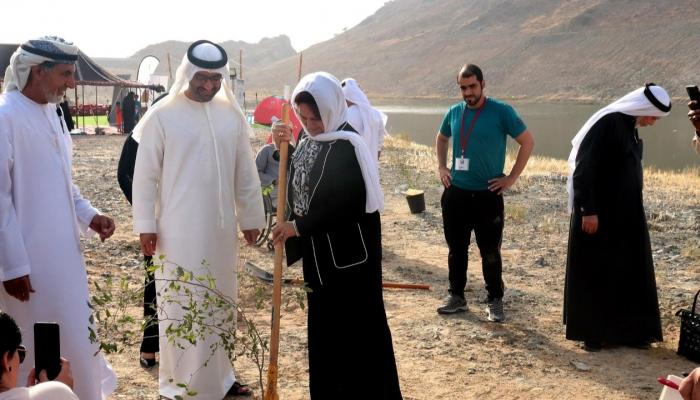 الفجيرة تدشن "حديقة الشعراء" بمشاركة عربية ودولية