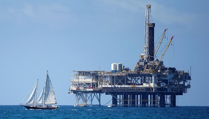 النفط يرتفع بدعم من إشارات على قوة الطلب