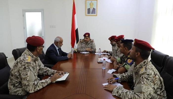 لقاء الفريق النخعي مع محافظ الحديدة