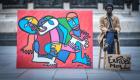 فنان كاميروني يزين شوارع باريس بلوحاته