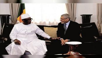حسين جاسم النويس مع إبراهيم أبوبكر كيتا